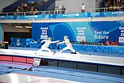 Deutsch: Fechten bei den Olympischen Jugend-Sommerspielen 2018: Tag 1, 7. Oktober 2018, Jungen, Säbel, Kampf um Bronze - Mazen Elaraby (EGY) - Robert Vidovszky (USA) 15:10 English: Fencing at the 2018 Summer Youth Olympics at 7 October 2018 – Boys' sabre Bronze medal match – Mazen Elaraby (EGY) Vs Robert Vidovszky (USA) 15:10