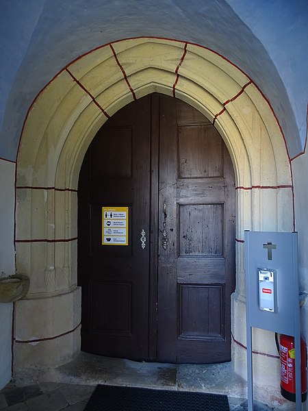 File:Filialkirche Kleinsöding Turmhalle Portal 02.jpg