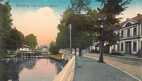 Villa at Nr.25 in 1914, in front of the Old canal lock