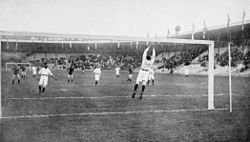 Fotbal na Letních olympijských hrách 1912 - Holland v.s. Švédsko.JPG