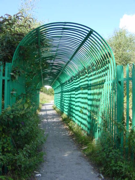 File:Footbridge over Liverpool-Manchester Railway - geograph.org.uk - 40420.jpg