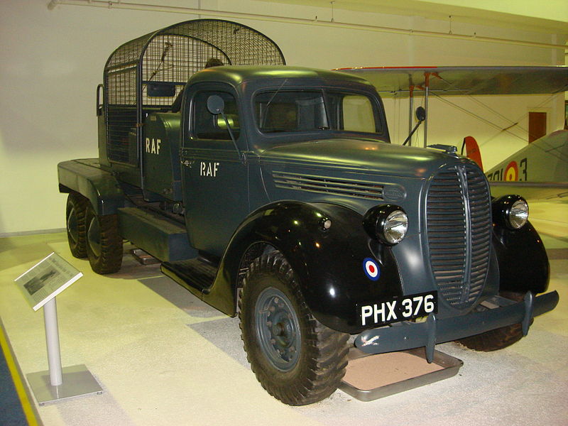 Fordson WOT 800px-Fordson_Sussex_Barrage_Balloon_Tender_RAF_Museum