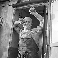 Smutje v rámu dveří, Muži v síti, 1938–1939