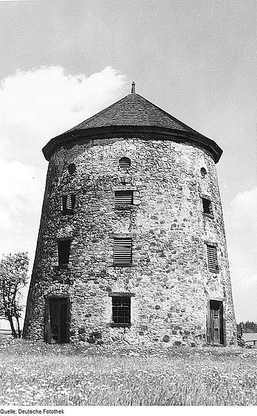 File:Fotothek df rp-m 0560001 Haselbachtal-Gersdorf. Hustig- oder Hustemühle, Turmholländer.jpg