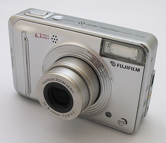 File:Fujifilm FinePix A600 Front.jpg - Wikimedia Commons