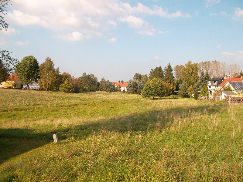 File:Gaußiger Straße (2) (Diehmen).JPG