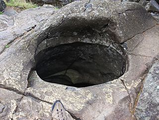 <span class="mw-page-title-main">Giant's kettle</span> Hole drilled in the rock by Eddy currents of water bearing gravel