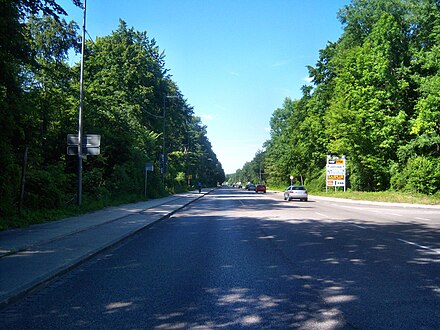 Ausfahrt von Geiselgasteig auf der Staatsstraße 2072 nach München