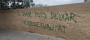 Grafit a Vallcarca contra l'heterosexualitat obligatòria.