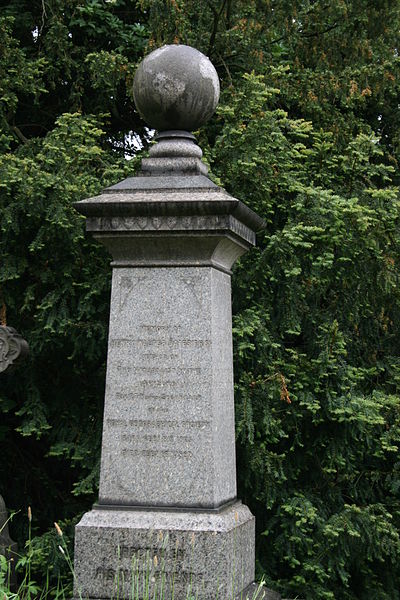Bates' grave in East Finchley Cemetery