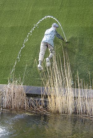"הנס ברינקר במדורודם, הולנד" - פסלו של הילד ההולנדי המתואר בספר "הנס ברינקר". הילד בן ה-8 סותם בזרתו את הפרצה בסוללה המגינה על העיר מפני הים.