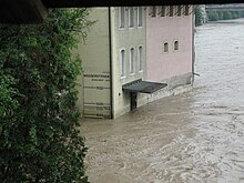 Hochwasser Juni 2005, hier in Olten mit älteren Hochwassermarken