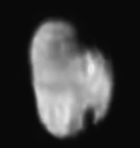 Первый снимок Гидры, переданный аппаратом «Новые горизонты» (от 14 июля 2015 года с расстояния 231 000 км)