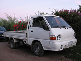 Hyundai H100 Porter 2002 (11181534883).jpg