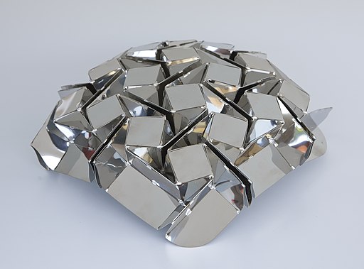 Ilan Garibi - Metal Cubes