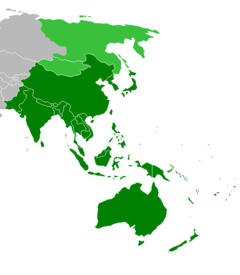 As espécies do gênero Cymbiola têm como habitat as águas tropicais do oceano Pacífico, nas costas dos países assinalados em verde-escuro, no mapa.[2]