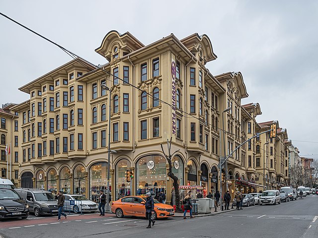 Tayyare Apartments, today the "Crowne Plaza Hotel Istanbul Old City", designed by Mimar Kemaleddin Bey