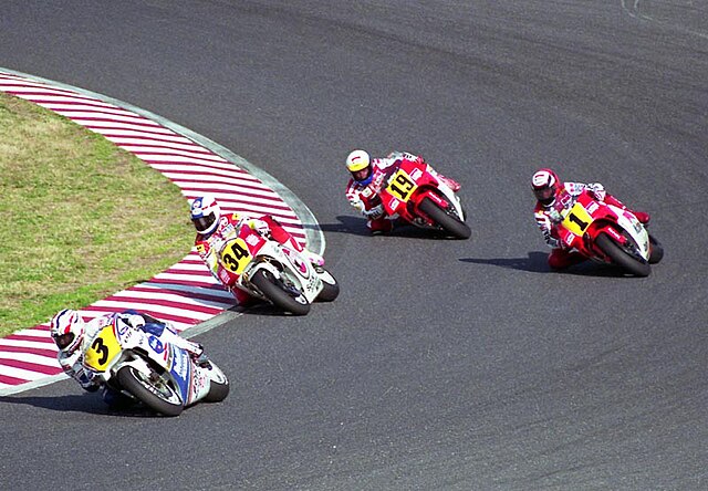 Mick Doohan (3) leads Kevin Schwantz (34), Rainey (1) and John Kocinski (19) at the 1991 Japanese Grand Prix. Schwantz would go on to win the race.