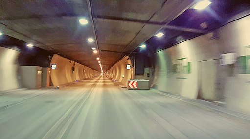 Wnętrze tunelu (2017)