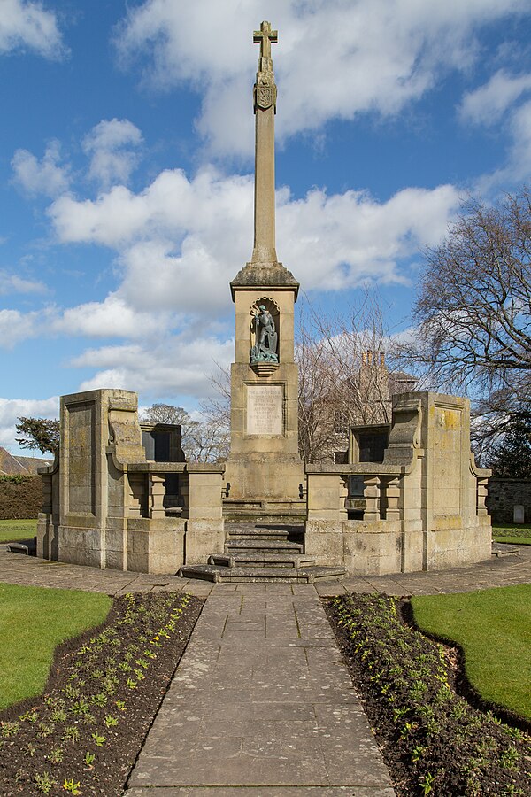 Image: Kelso War Memorial view from W