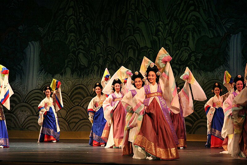 File:Korean dance-Light of Dawn-03.jpg