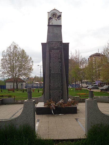 File:Kosovo war victim memorial Kosovska Mitrovica sever.JPG