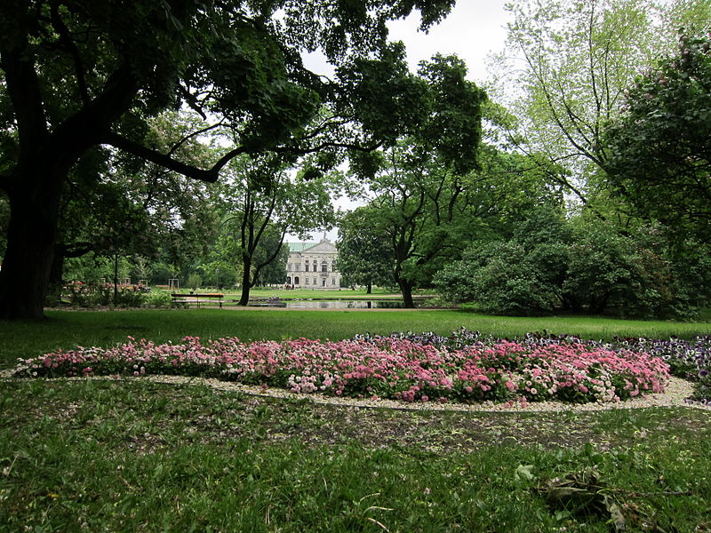 File:Krasiński Garden-05-2014.JPG