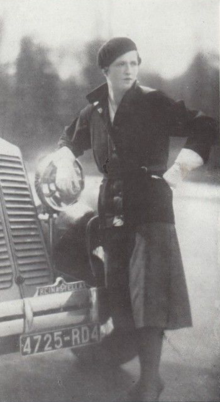 La comtesse de Ganay et sa Renault Reinastella, dans le dergisi L'Illustration (1930) .png