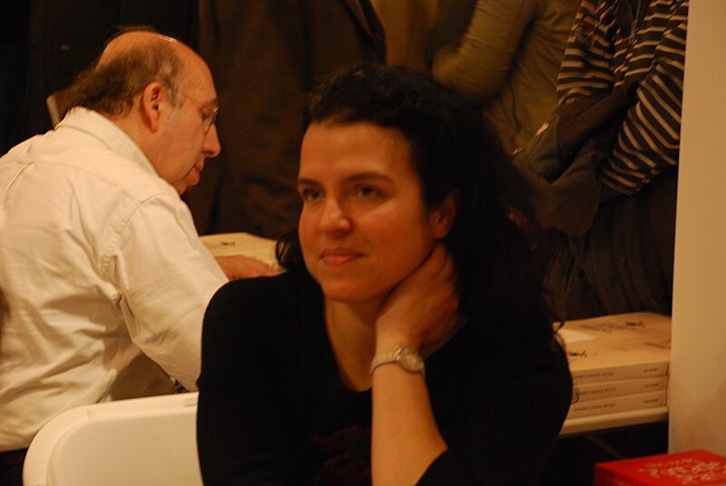 File:Layla Demay at Le Salon du Livre 2009.jpg