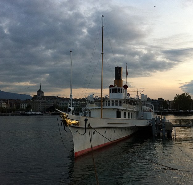 File:Le Montreux CGN - panoramio.jpg