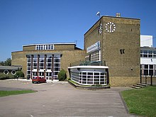 Luton Sixth Form College in 2006, before its rebuild in 2007-2010 LutonCollege.jpg