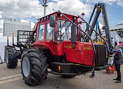 Véhicule de chargement et de transport forestier (porteur) MLPT-344