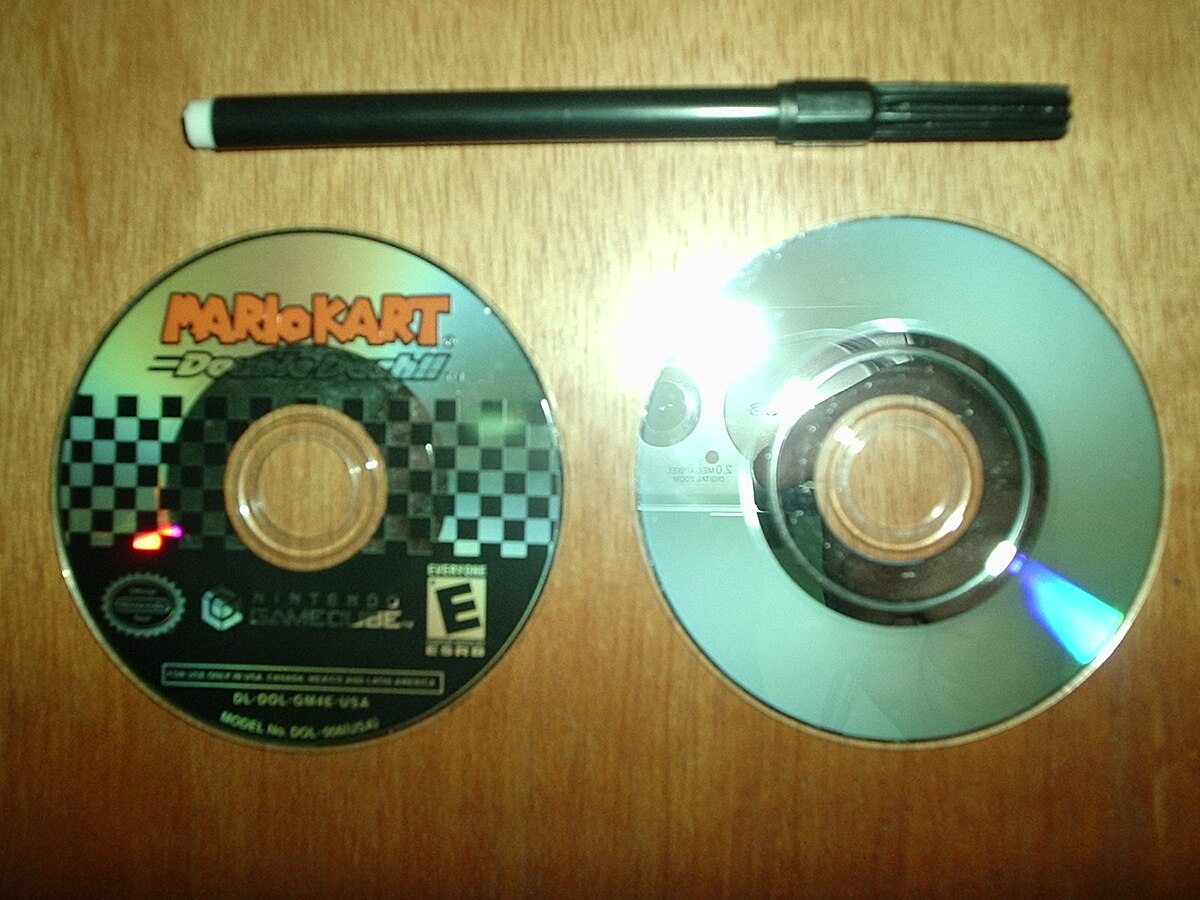 File:Mario Kart Double Dash disc 20050606.jpg - Simple English Wikipedia,  the free encyclopedia