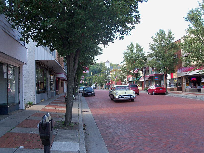 File:Market Street Minerva Ohio001.jpg