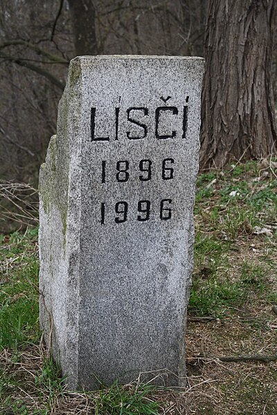 File:Memorial stone in Lísčí park in Třebíč, Třebíč District.jpg