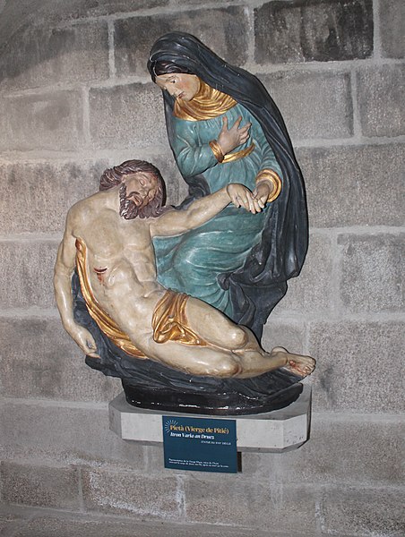 File:Morlaix - L'église Saint-Mélaine Pieta.jpg