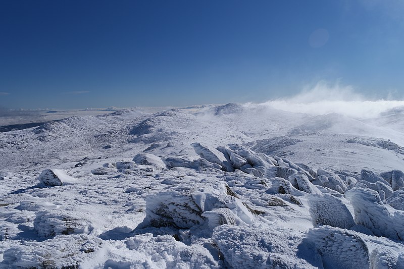 File:Morning views from the summit of Mount Kosciuszko, Kosciuszko National Park 03.jpg