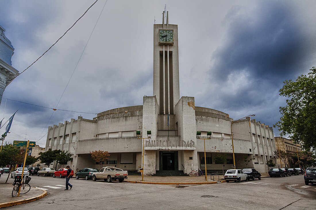 File:Municipalidad Gonzalez Chávez.jpg