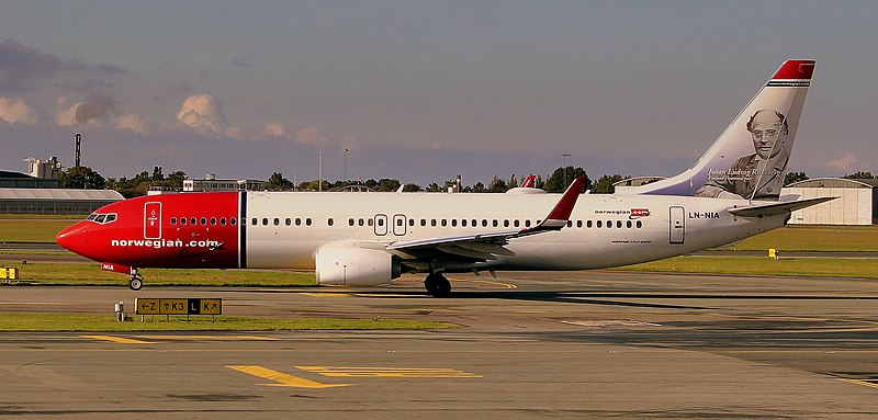 File:NORWEGIAN AIRLINES BOEING 737-800 LN-NIA BOEING 737-800 AT COPENHAGEN KASTRUP AIRPORT DENMARK SEP 2013 (9957011366).jpg