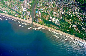 大浜海岸の東部の航空写真 （2009年8月4日撮影）