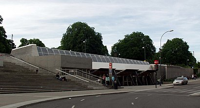 How to get to Nationaltheatret Stasjon with public transit - About the place