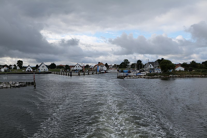 File:Neuendorf harbour Hiddensee 2021-09-17 04.jpg