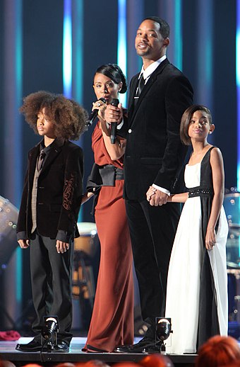 Pinkett Smith with her husband and children at the 2009 Nobel Peace Prize Concert