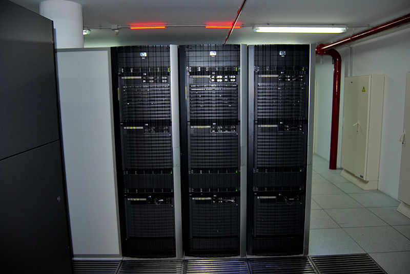 File:NodosHPIntegrityrx7640servers.jpg