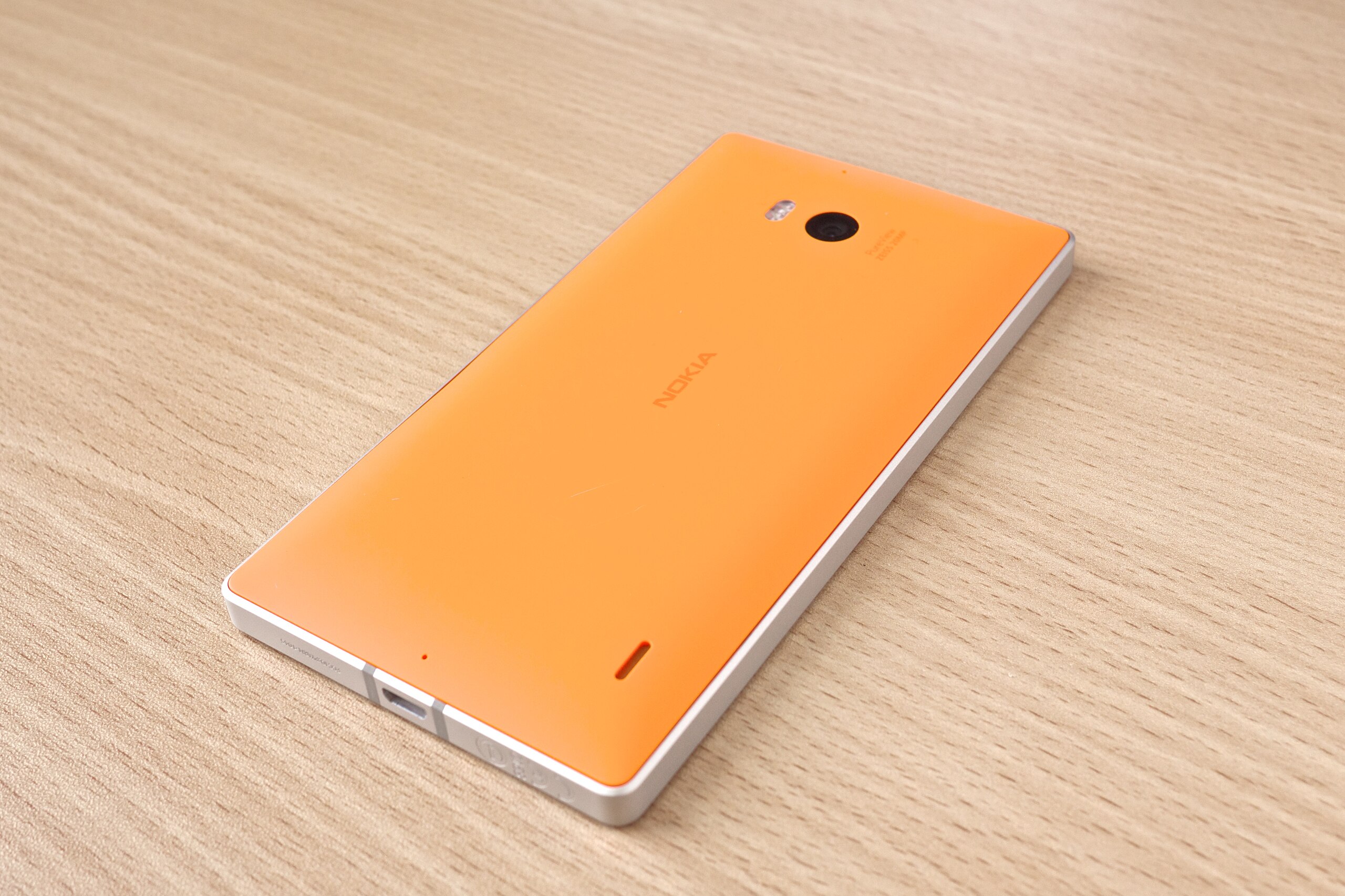 Lumia 930 - スマートフォン本体