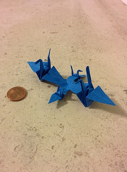 File:Origami-cranes-tobefree-20151223-222157.jpg