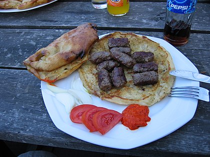 Plate with qebapa