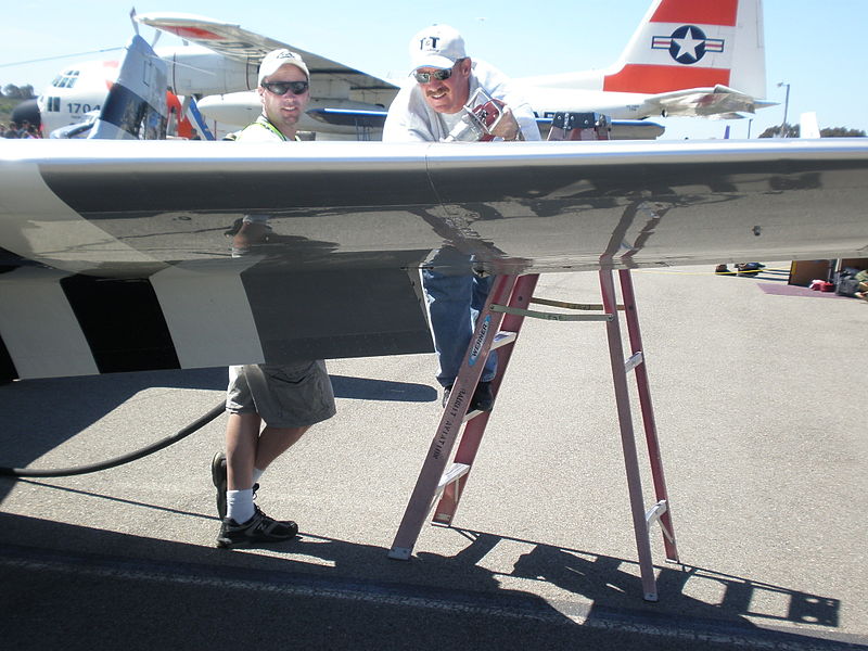 File:P-51 Comfortably Numb at PCDM 2008 4.JPG