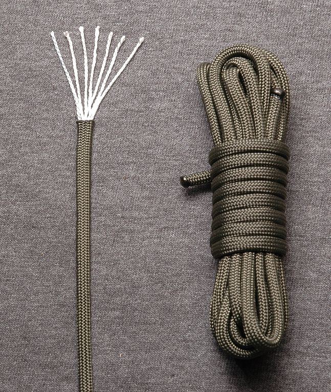 File:Paracord-Commercial-Type-III.jpg - Wikipedia