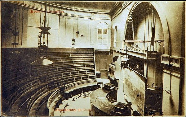 The chemistry auditorium in the old building in the Quartier Latin, photographed by Jules David in 1904